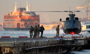 사슬에 묶인채 맨해튼 법원으로 압송되는 마두로