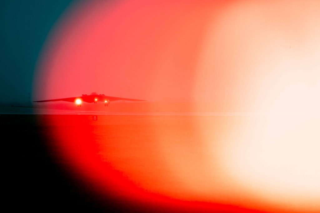 미 B-2 스피릿 폭격기 대이란 임무 중 회항: 공중급유 및 물류 한계 노출