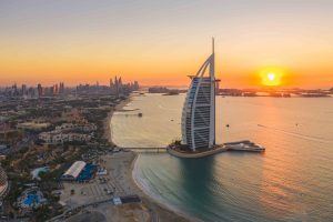 두바이의 상징적 건축물인 버즈 알 아랍 (Burj Al Arab Jumeirah)