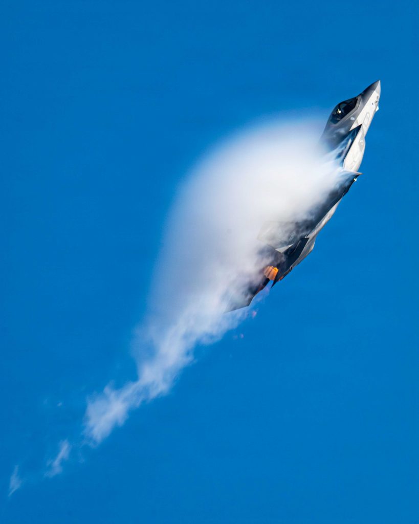 이란 영공 내 F-35 피격 및 비상 착륙