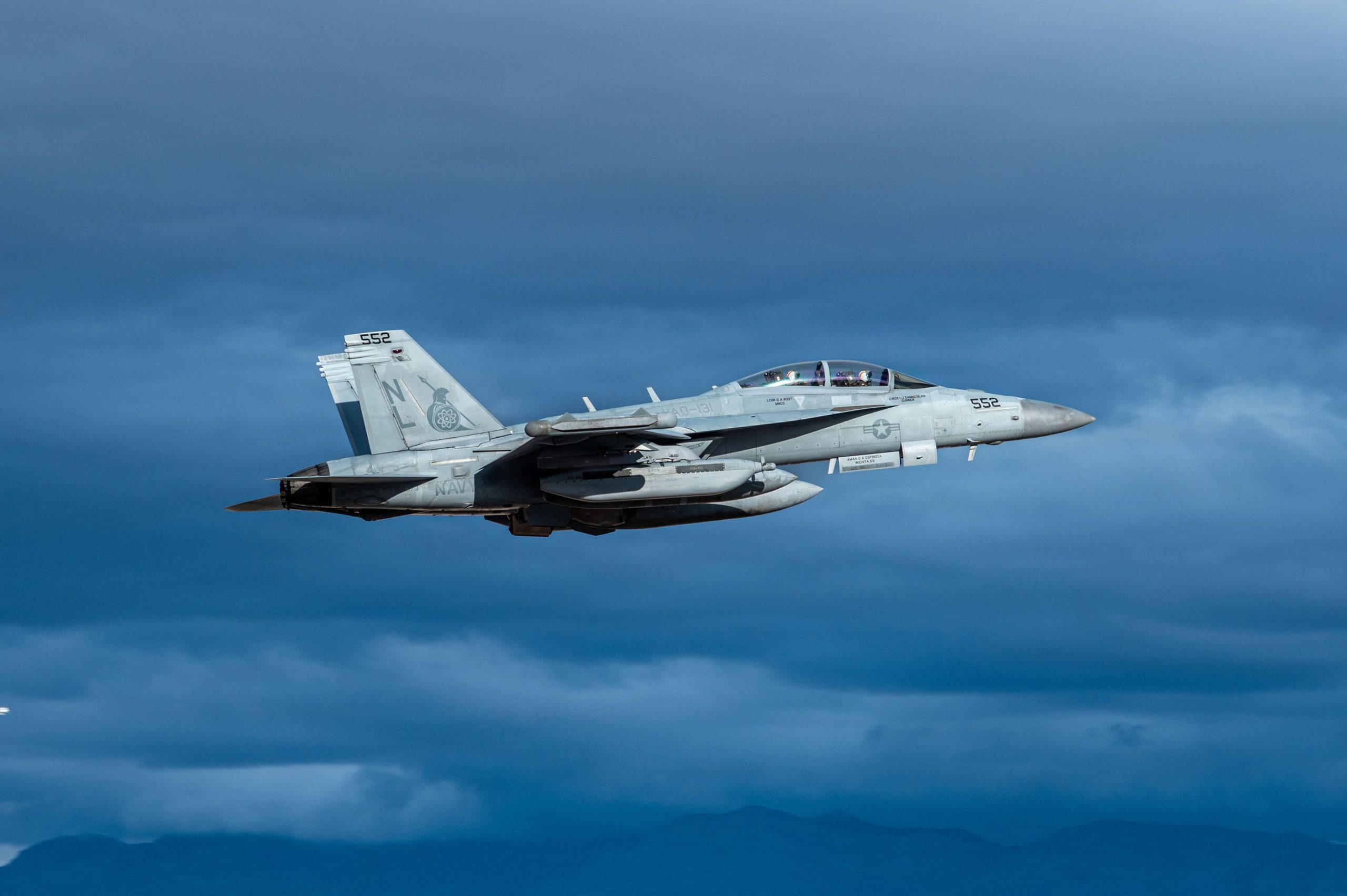 미 해군 EA-18G 그라울러 전술기 2대 공중 충돌로 추락