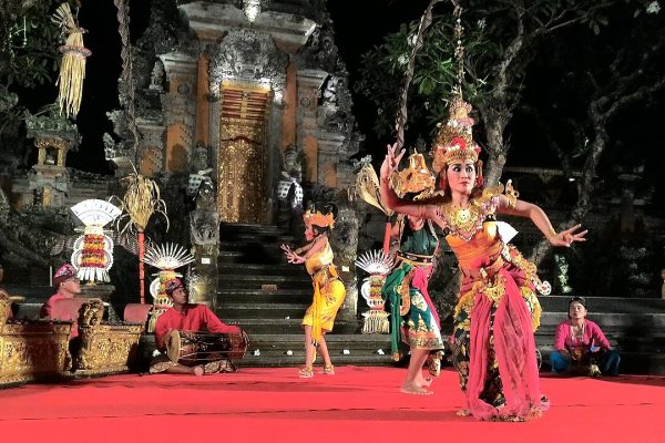 Balinese Ramayana dance drama performance in Pura Taman Saraswati, Ubud, Bali. Sita is in front.